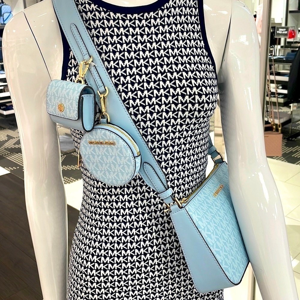 MICHAEL KORS 💙
Jet Set Travel Small Logo Shoulder crossbody Bag tech Pouches